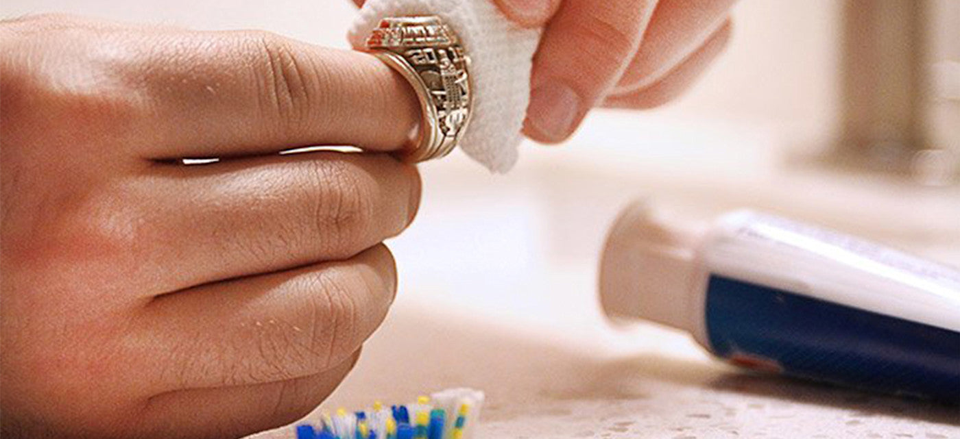 How to Clean Silver Jewelry